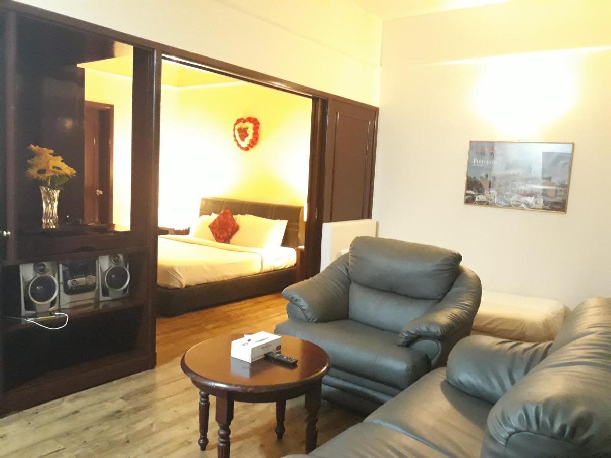 Residence Suite At Berjaya Times Square Kl Куала Лумпур Екстериор снимка